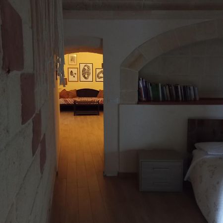 Casa Nel Quartiere Delle Ceramiche Villa Grottaglie Bagian luar foto