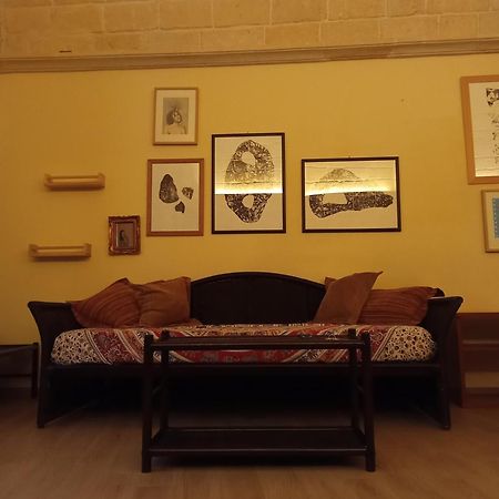 Casa Nel Quartiere Delle Ceramiche Villa Grottaglie Bagian luar foto