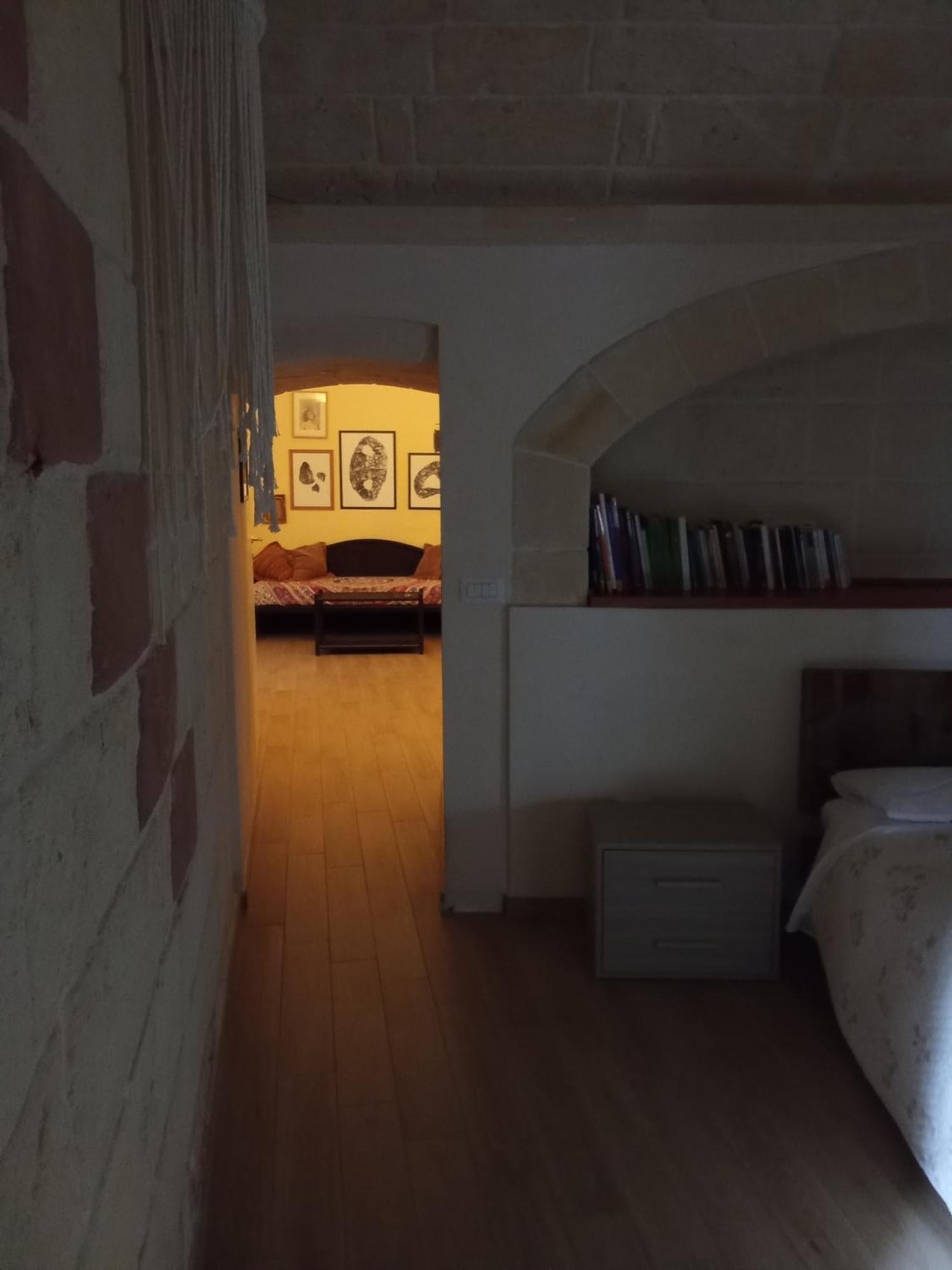 Casa Nel Quartiere Delle Ceramiche Villa Grottaglie Bagian luar foto